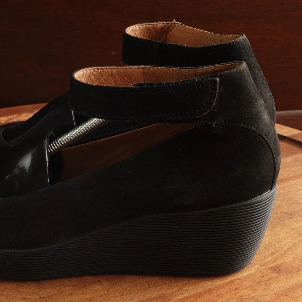 Clarks Shoes Womens SZ 9.5M BLK Claribel Fame Wedge Pump Leather Preppy Comfort